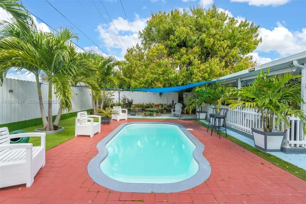 1210 N 71st Avenue Hollywood FL 33024