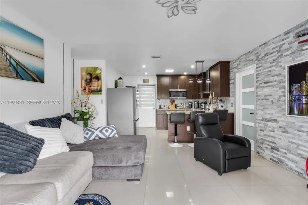 1210 N 71st Avenue Hollywood FL 33024