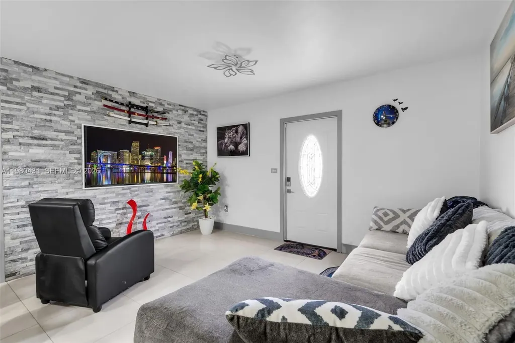 1210 N 71st Avenue Hollywood FL 33024