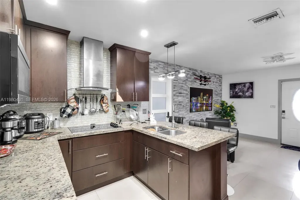 1210 N 71st Avenue Hollywood FL 33024