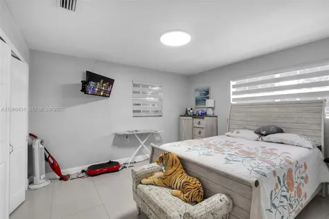 1210 N 71st Avenue Hollywood FL 33024