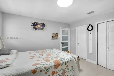 1210 N 71st Avenue Hollywood FL 33024