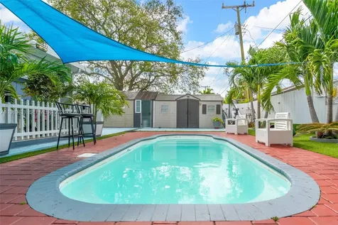 1210 N 71st Avenue Hollywood FL 33024