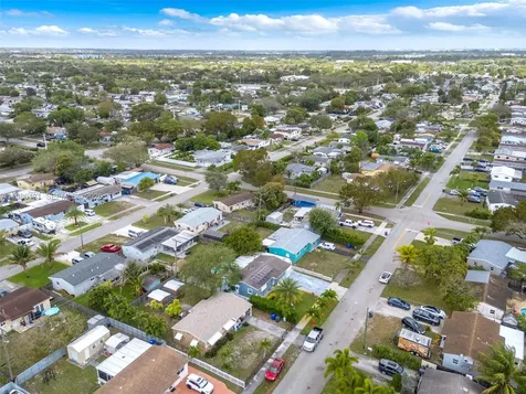 1210 N 71st Avenue Hollywood FL 33024