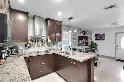 1210 N 71st Avenue Hollywood FL 33024