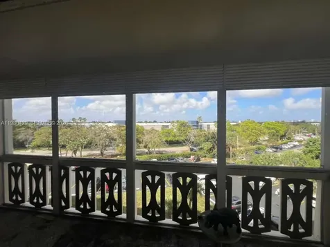 800 NE 195th Street Miami FL 33179