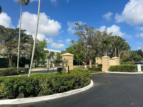 800 NE 195th Street Miami FL 33179