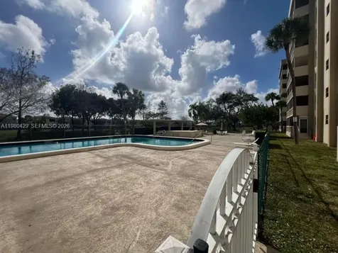 800 NE 195th Street Miami FL 33179