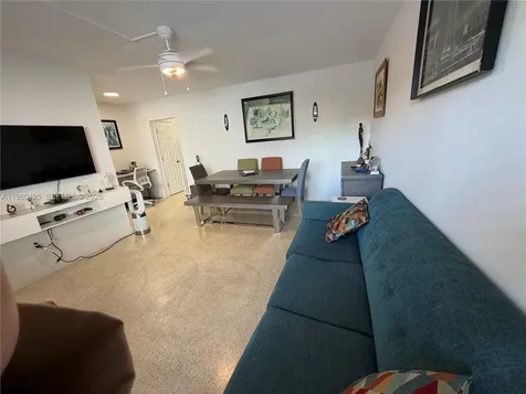 3055 SW 1st Avenue Miami FL 33129