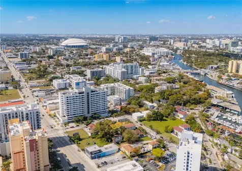 566 NW 1st Street Miami FL 33128