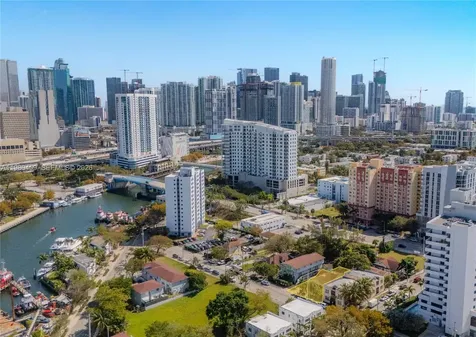 566 NW 1st Street Miami FL 33128