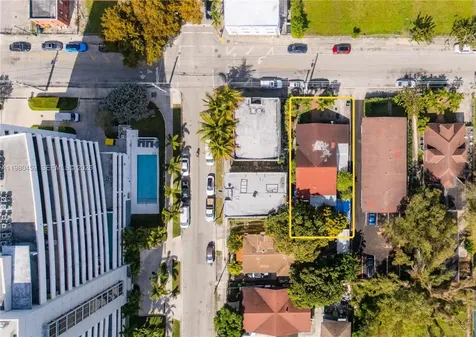 566 NW 1st Street Miami FL 33128