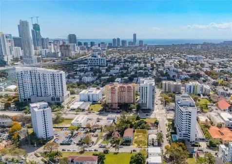 566 NW 1st Street Miami FL 33128