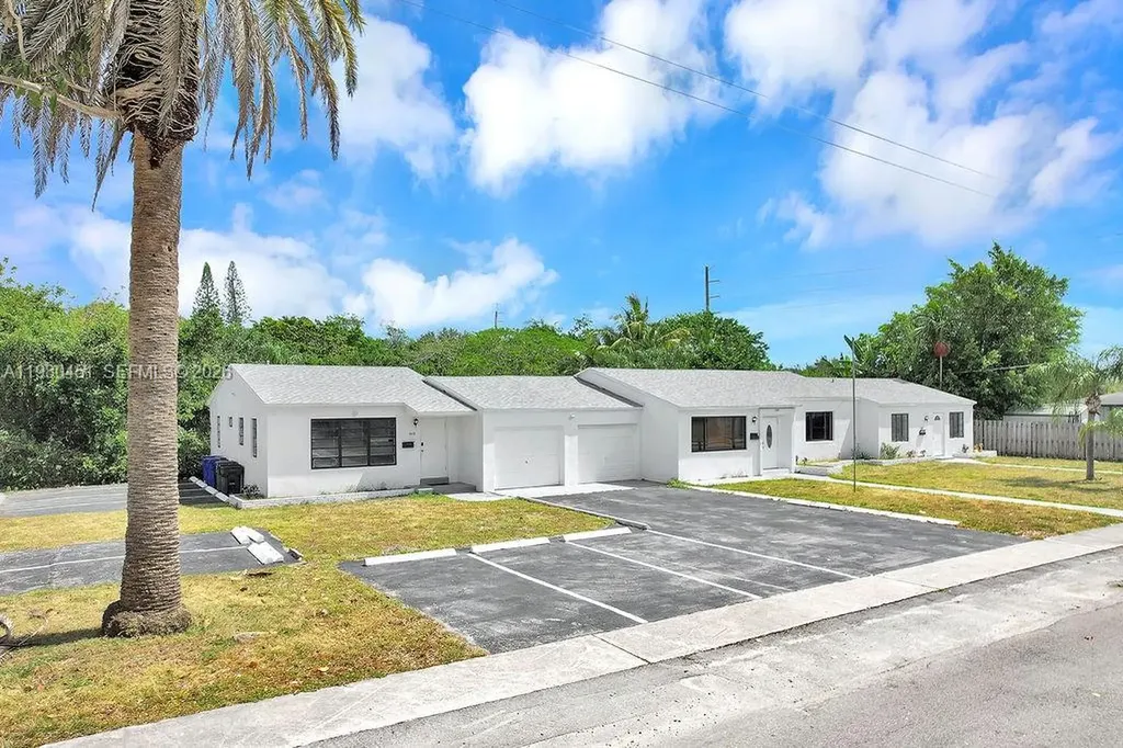 2419 Pierce Street Hollywood FL 33020