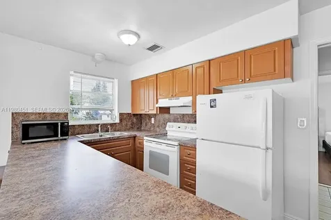 2419 Pierce Street Hollywood FL 33020