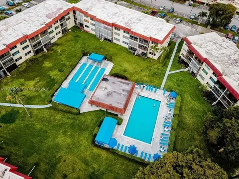 9200 N Hollybrook Lake Drive Pembroke Pines FL 33025
