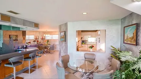 9200 N Hollybrook Lake Drive Pembroke Pines FL 33025