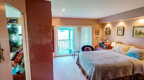 9200 N Hollybrook Lake Drive Pembroke Pines FL 33025
