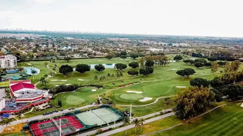 9200 N Hollybrook Lake Drive Pembroke Pines FL 33025