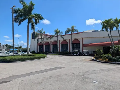 9200 N Hollybrook Lake Drive Pembroke Pines FL 33025