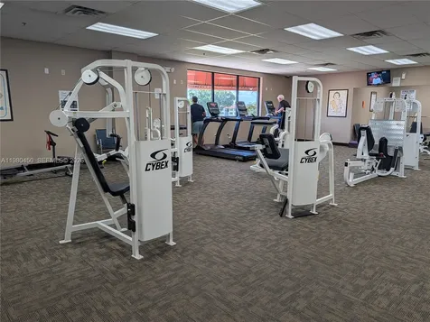 9200 N Hollybrook Lake Drive Pembroke Pines FL 33025