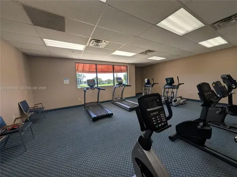 9200 N Hollybrook Lake Drive Pembroke Pines FL 33025