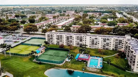 9200 N Hollybrook Lake Drive Pembroke Pines FL 33025