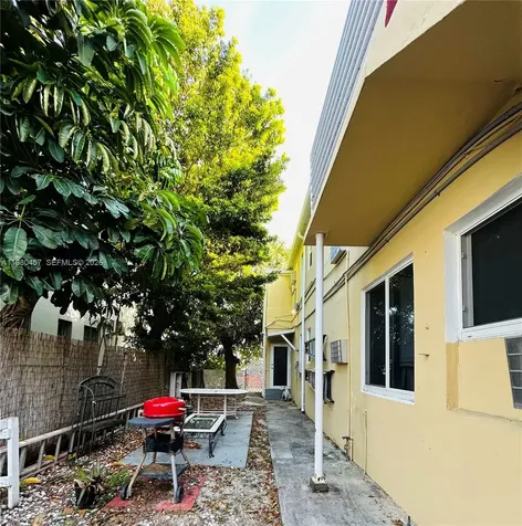 7501 Byron Avenue Miami Beach FL 33141