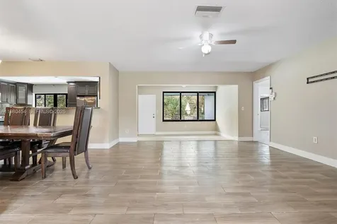 2805 E Lexington Drive Miramar FL 33025