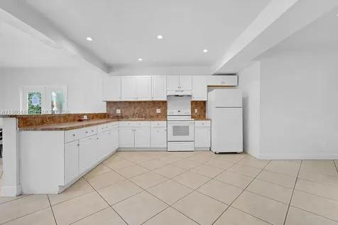 2417 Pierce Street Hollywood FL 33020