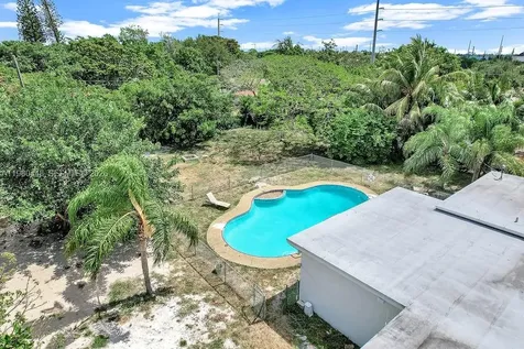 2417 Pierce Street Hollywood FL 33020