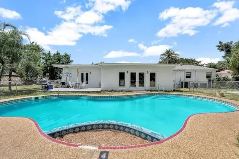 2417 Pierce Street Hollywood FL 33020