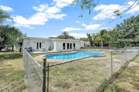 2417 Pierce Street Hollywood FL 33020