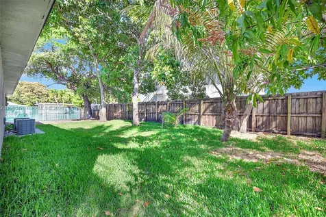 7807 NW 3rd Avenue Miami FL 33150