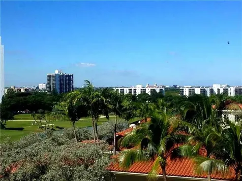 19900 E Country Club Drive Aventura FL 33180