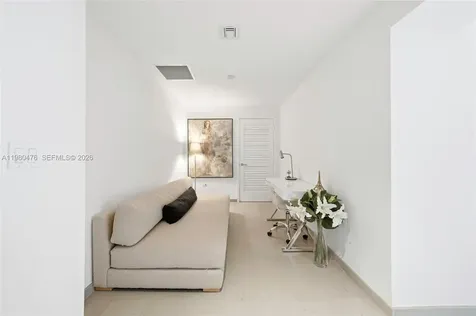 88 SW 7th Street Miami FL 33130