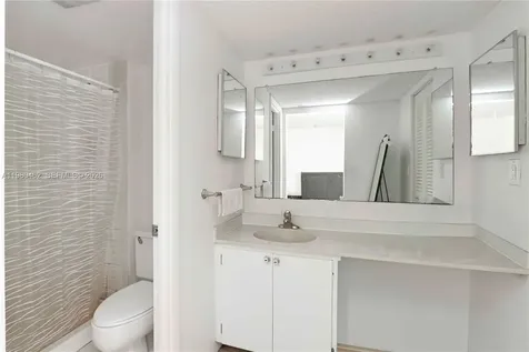 20381 NE 30th Avenue Aventura FL 33180