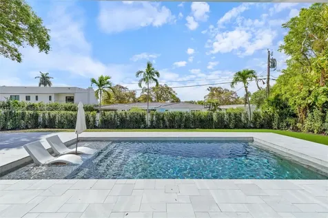 1840 NE 199th Street Miami FL 33179