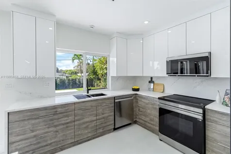 1840 NE 199th Street Miami FL 33179