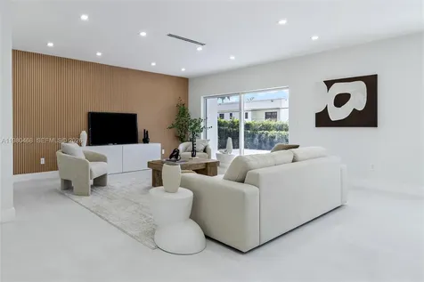 1840 NE 199th Street Miami FL 33179