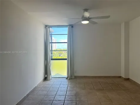 3475 N Country Club Drive Aventura FL 33180