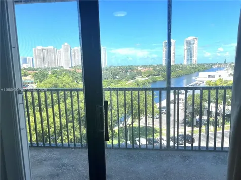 3475 N Country Club Drive Aventura FL 33180