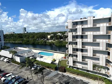 3475 N Country Club Drive Aventura FL 33180