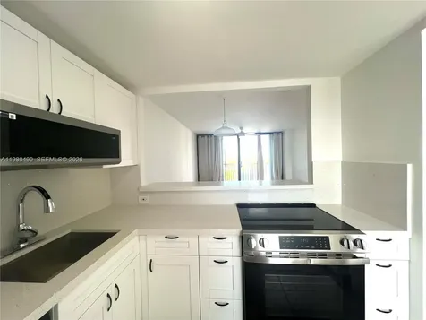 3475 N Country Club Drive Aventura FL 33180