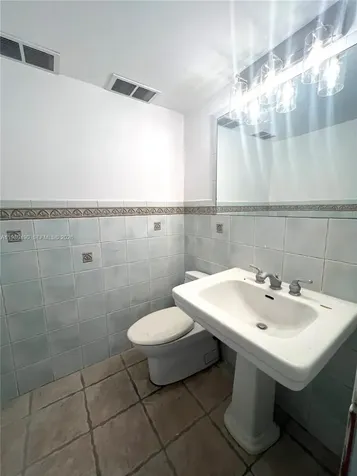 3475 N Country Club Drive Aventura FL 33180