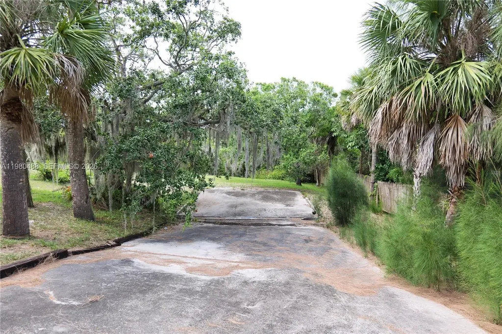 9701 SE Water Street Hobe Sound FL 33455