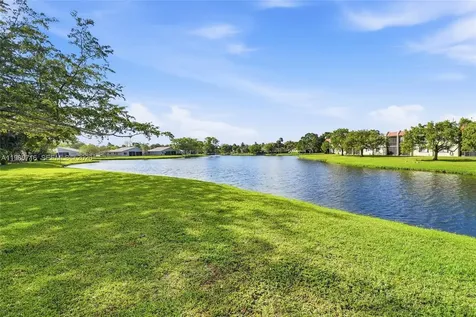 567 Racquet Club Road Weston FL 33326