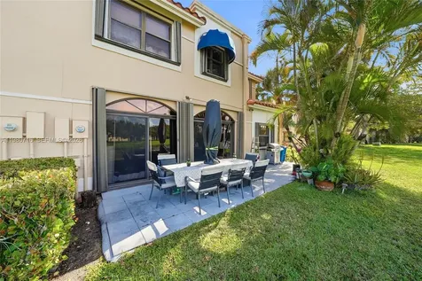 567 Racquet Club Road Weston FL 33326