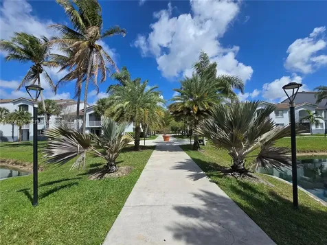 2620 S University Drive Davie FL 33328