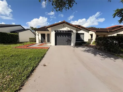 6641 NW 174th Terrace Hialeah FL 33015